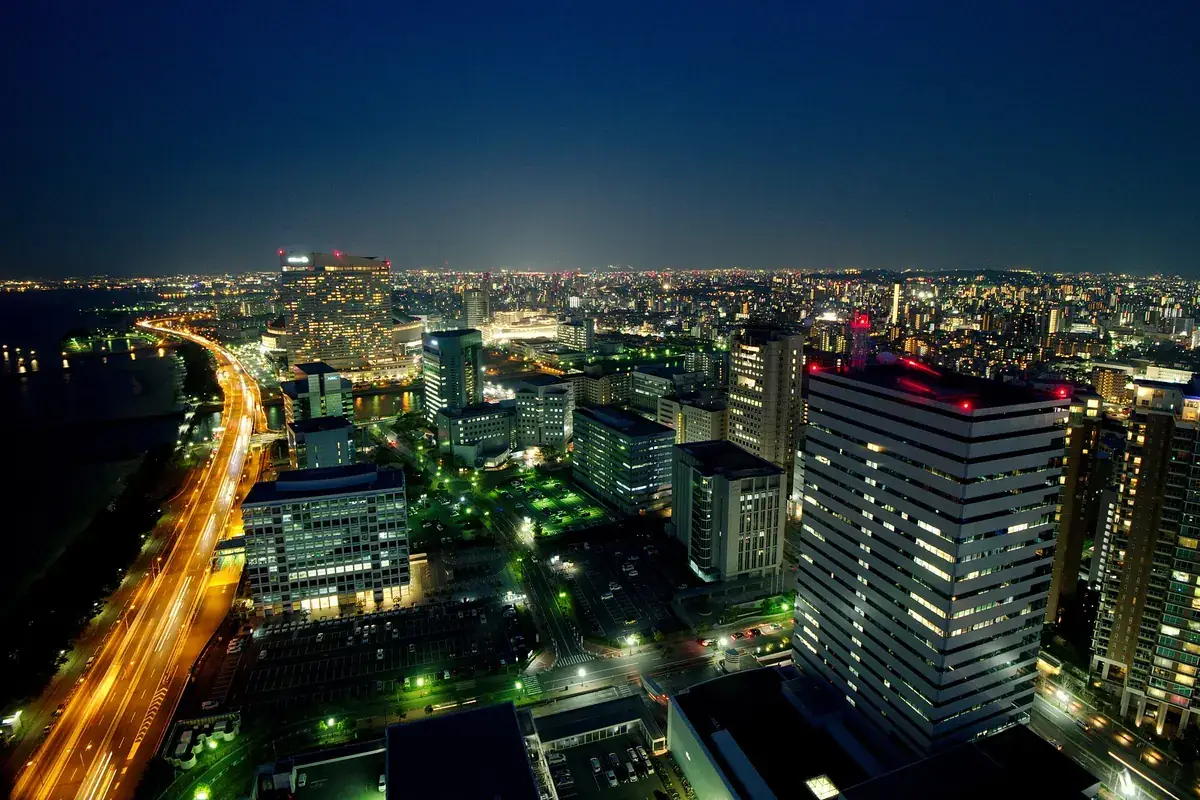 福岡タワーの展望室から見た福岡市の夜景