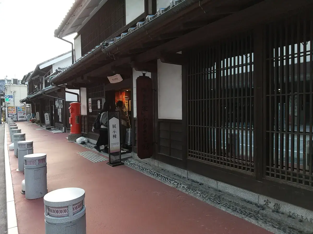 集合場所の博多町家ふるさと館の前の通り